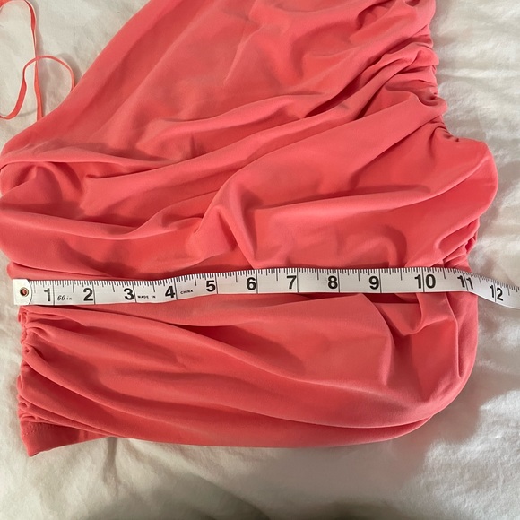 Express size small Coral one-armed crop top with rushed sides. Thick material - Picture 2 of 6